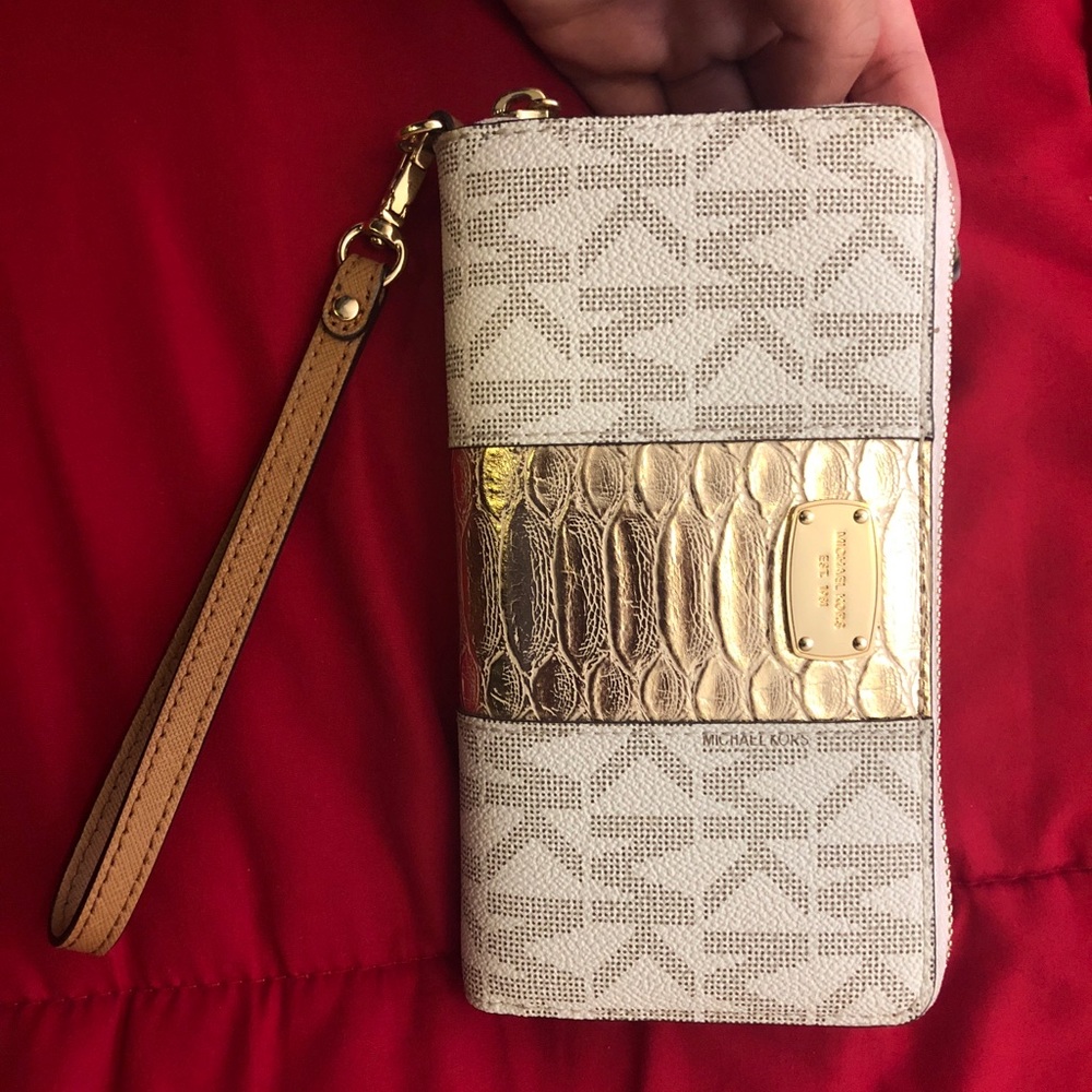 Michael Kors Wristlet